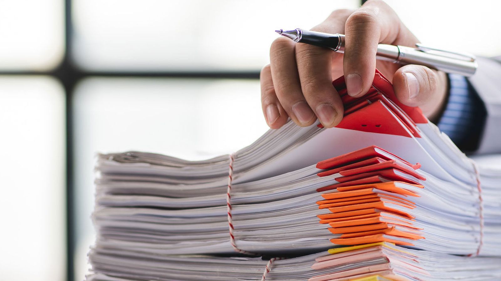 5 Harsh Realities of Dating a Workaholic