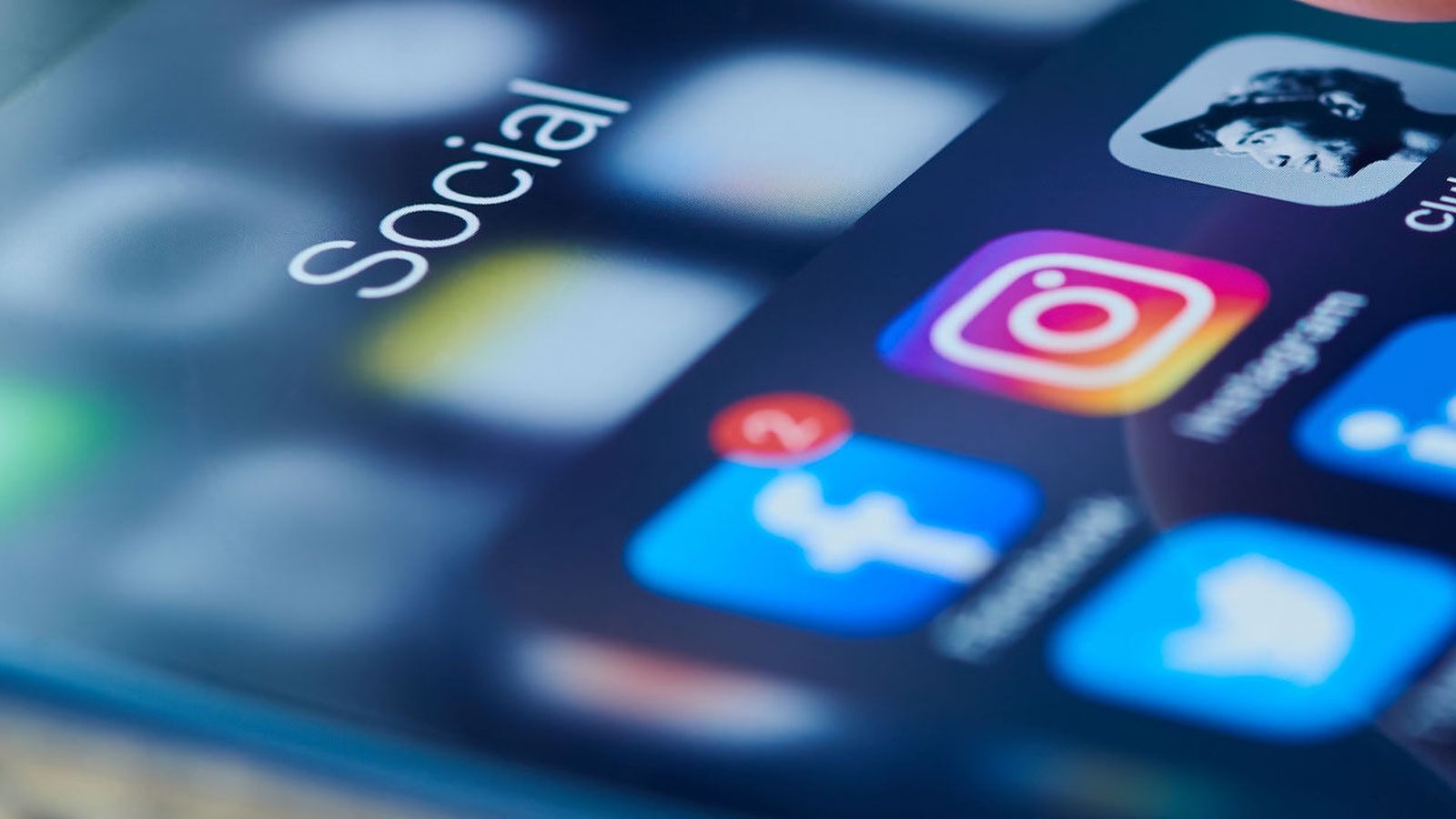 How Social Media Affects Your Teen